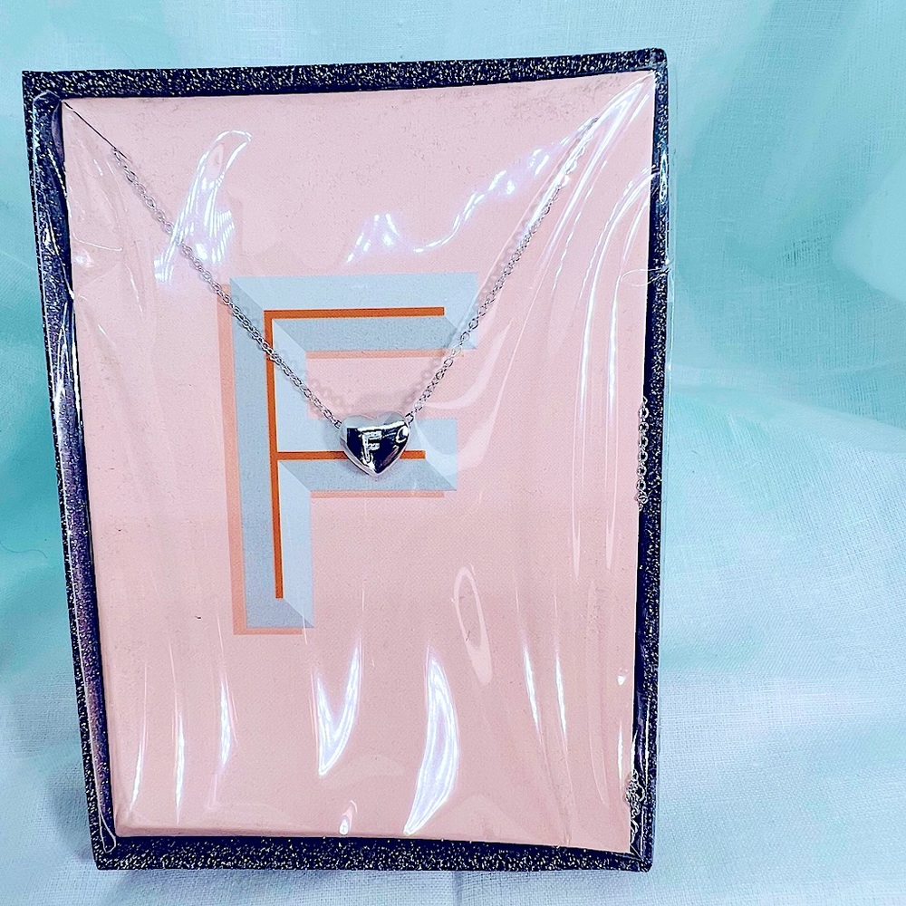 NEW Minimalist F Initial 925 Plated Heart Twee Preppy Vibes Necklace gift box
